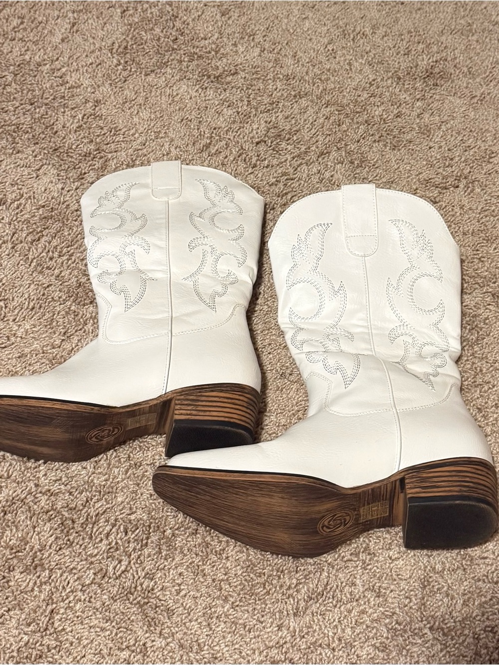 Amazon White Western-Inspired Women's Mid-Calf Heeled Boots